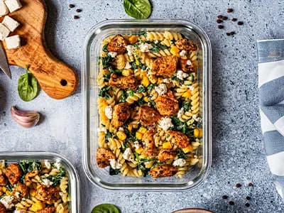 Kurczak feta ze szpinakiem i makaronem - Luncher Policzona Szama